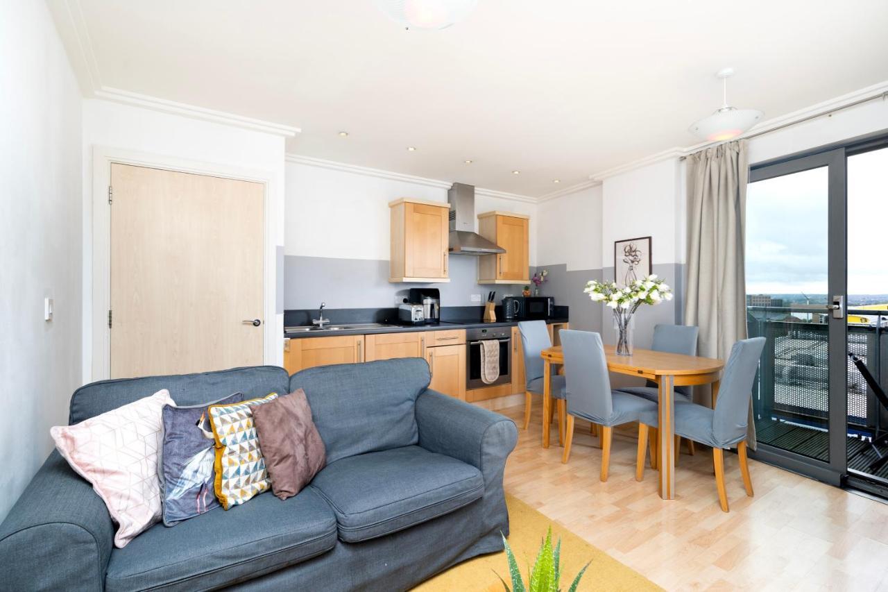 Apartamento Cosy Flat Right Opp Tube Station Londres Exterior foto