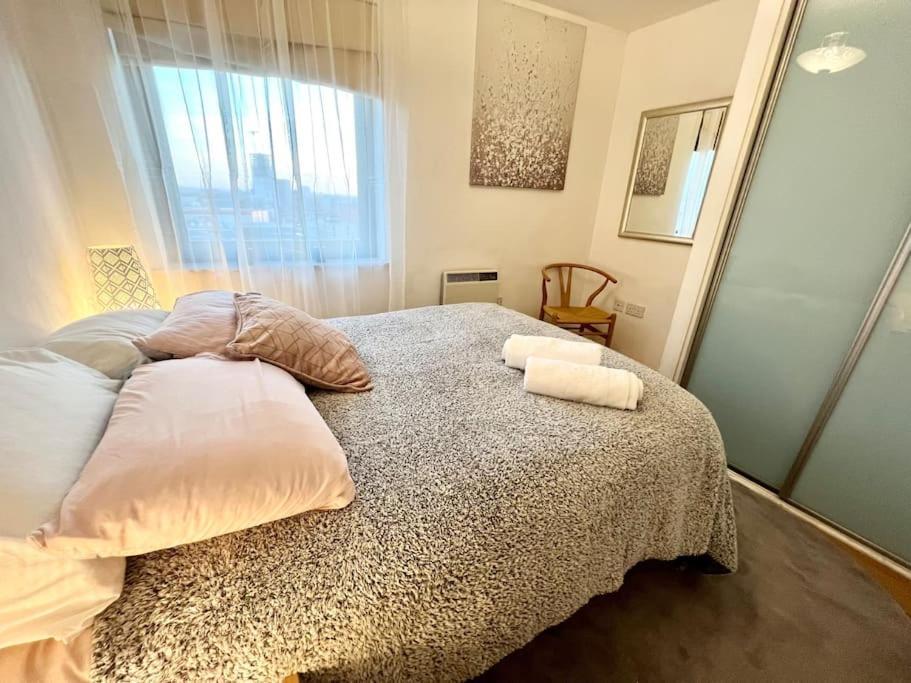 Apartamento Cosy Flat Right Opp Tube Station Londres Exterior foto